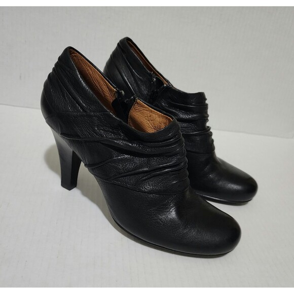 Sofft Womens Florina Leather Ankle Booties 8M Black 3.5" Heel Zipper 1056801 - Picture 1 of 9